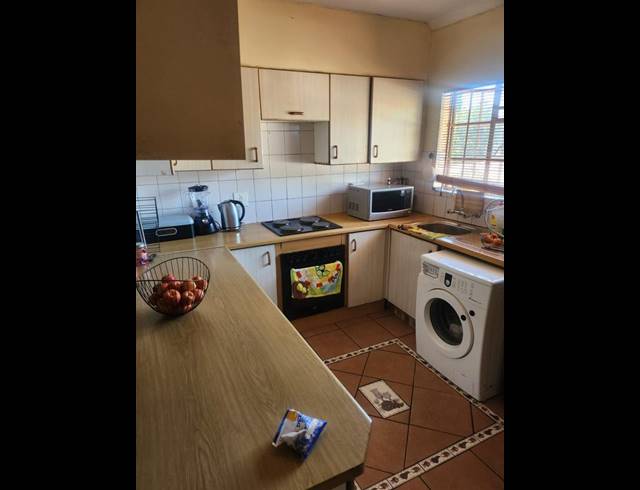 3 BEDROOM APARTMENT FOR SALE IN TURFFONTEIN
